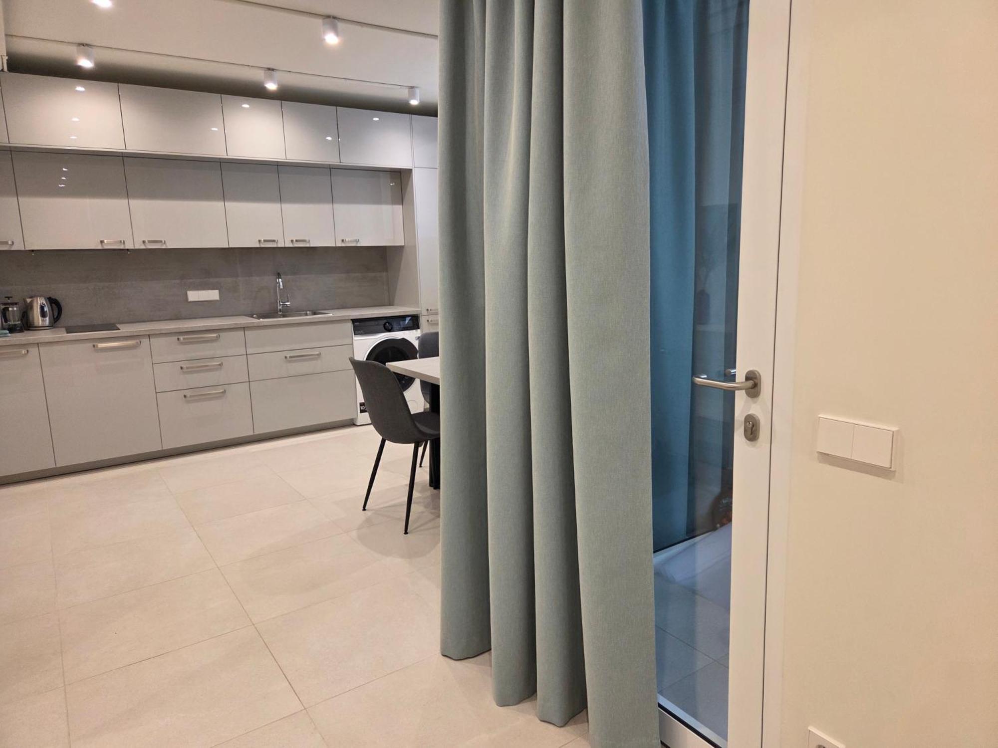 Cozy In Quiet Center Appartement *