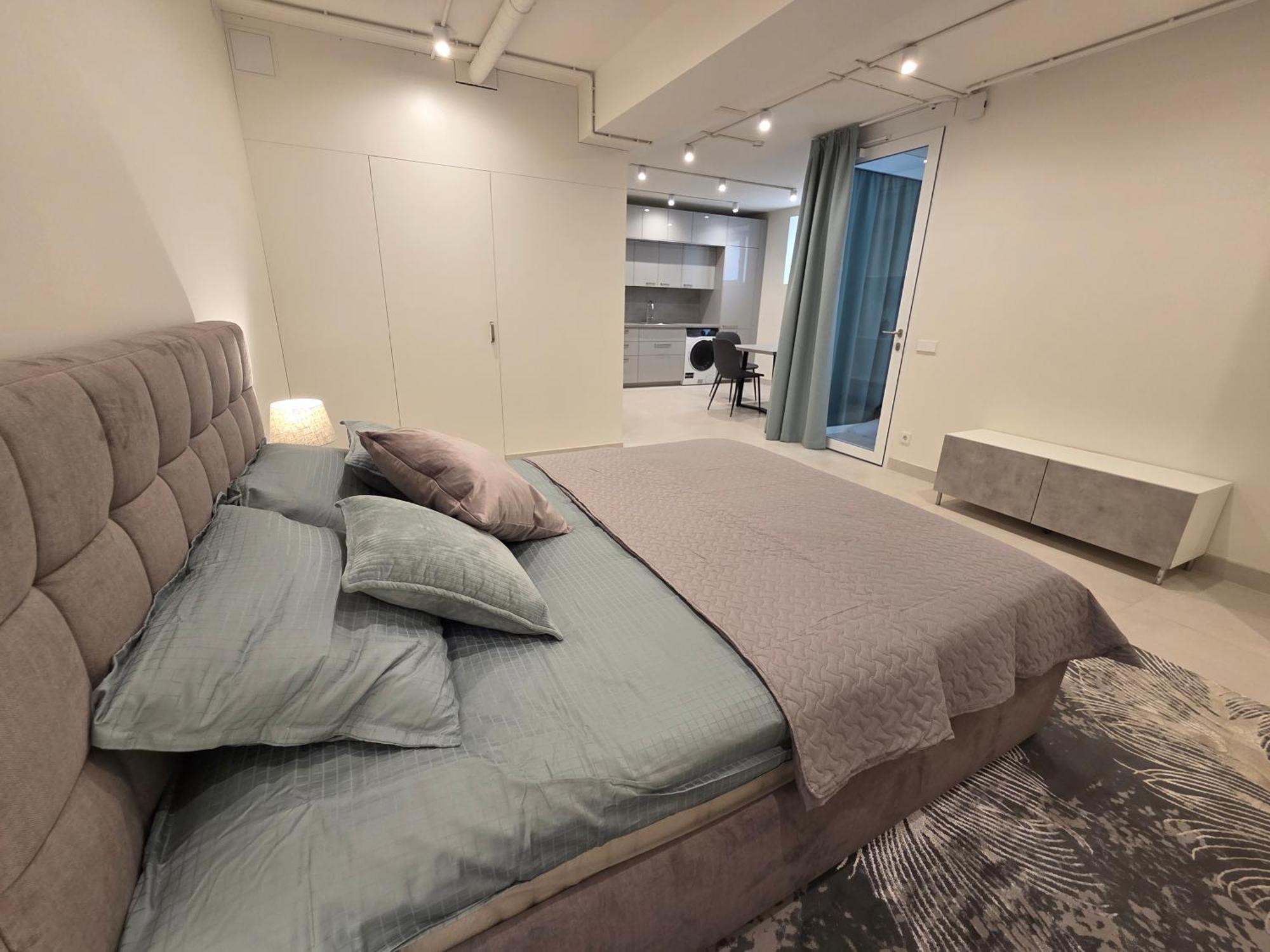 Cozy In Quiet Center *